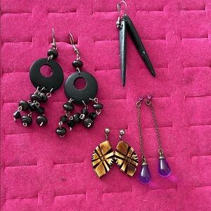 Black wood lot of 80’s Women's Earrings 4 no marks fashion jewelry